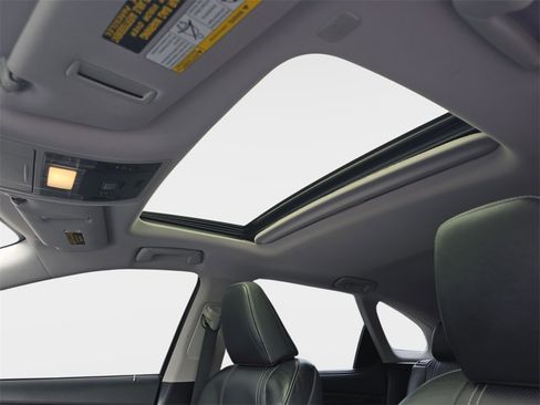 Used 2022 Lexus RX 450hL Luxury image 31