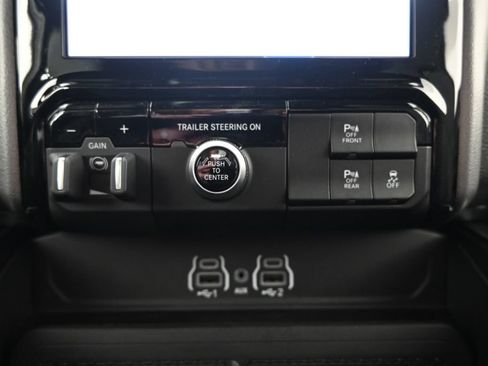 Used 2025 RAM 1500 Big Horn AWD/4WD image 29