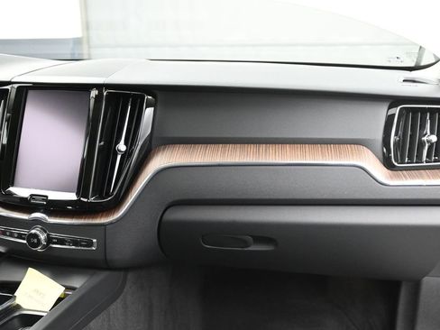 Used 2023 Volvo XC60 B5 Plus w/ Climate Package image 18