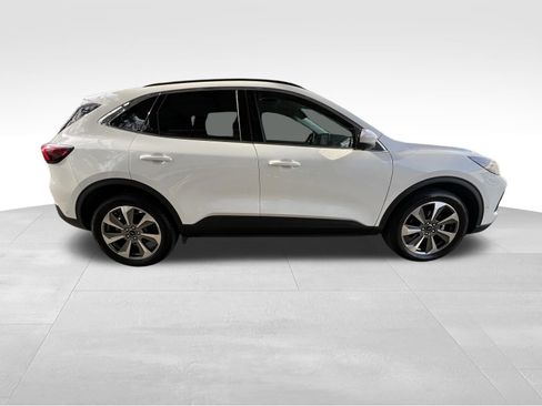 Used 2023 Ford Escape Platinum w/ Premium Technology Package AWD/4WD image 4