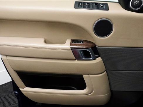 Used 2014 Land Rover Range Rover Sport HSE image 36