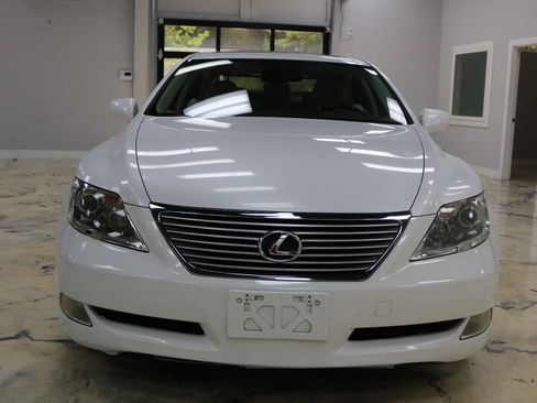 Used 2008 Lexus LS 460 L w/ Preferred Accessory Pkg RWD image 2