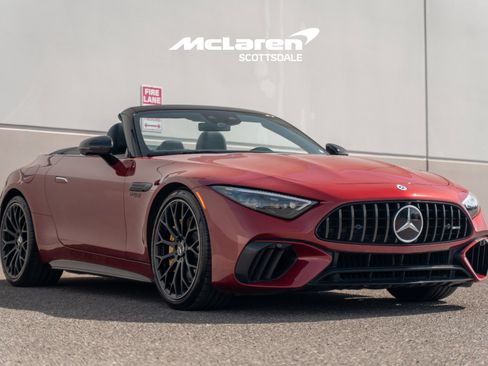 Used 2022 Mercedes-Benz SL 63 AMG 4MATIC w/ Driver Assistance Package image 9