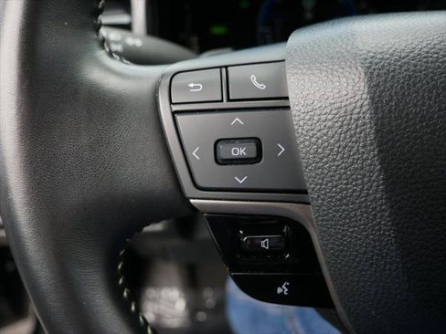 Used 2025 Toyota Camry SE FWD image 26