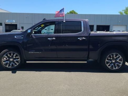 Certified 2023 GMC Sierra 1500 Denali w/ Denali Reserve Package AWD/4WD image 4