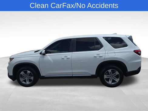 Used 2025 Honda Pilot EX-L image 2