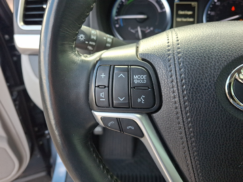 Used 2019 Toyota Highlander Limited Platinum AWD/4WD image 22
