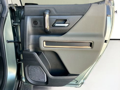 Used 2024 GMC Hummer EV 3X AWD/4WD image 28
