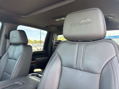 Used 2022 Chevrolet Silverado 2500 High Country w/ Technology Package image 23