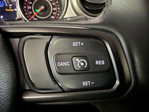 Used 2021 Jeep Gladiator Sport AWD/4WD image 12