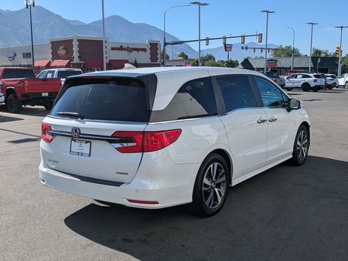 Certified 2023 Honda Odyssey Touring image 3