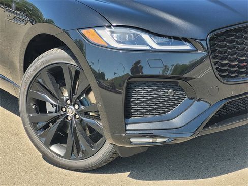 New 2026 Jaguar F-PACE R-Dynamic S image 6