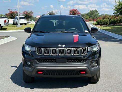 Used 2024 Jeep Compass Trailhawk AWD/4WD image 8