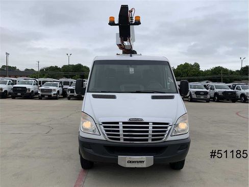 Used 2013 Freightliner Sprinter 3500 image 16