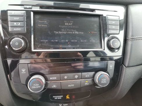 Used 2019 Nissan Rogue SL image 15