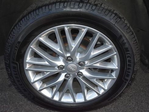 Used 2018 Jeep Grand Cherokee Summit AWD/4WD image 52