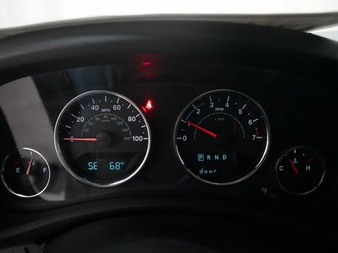 Used 2018 Jeep Wrangler Unlimited Altitude image 2