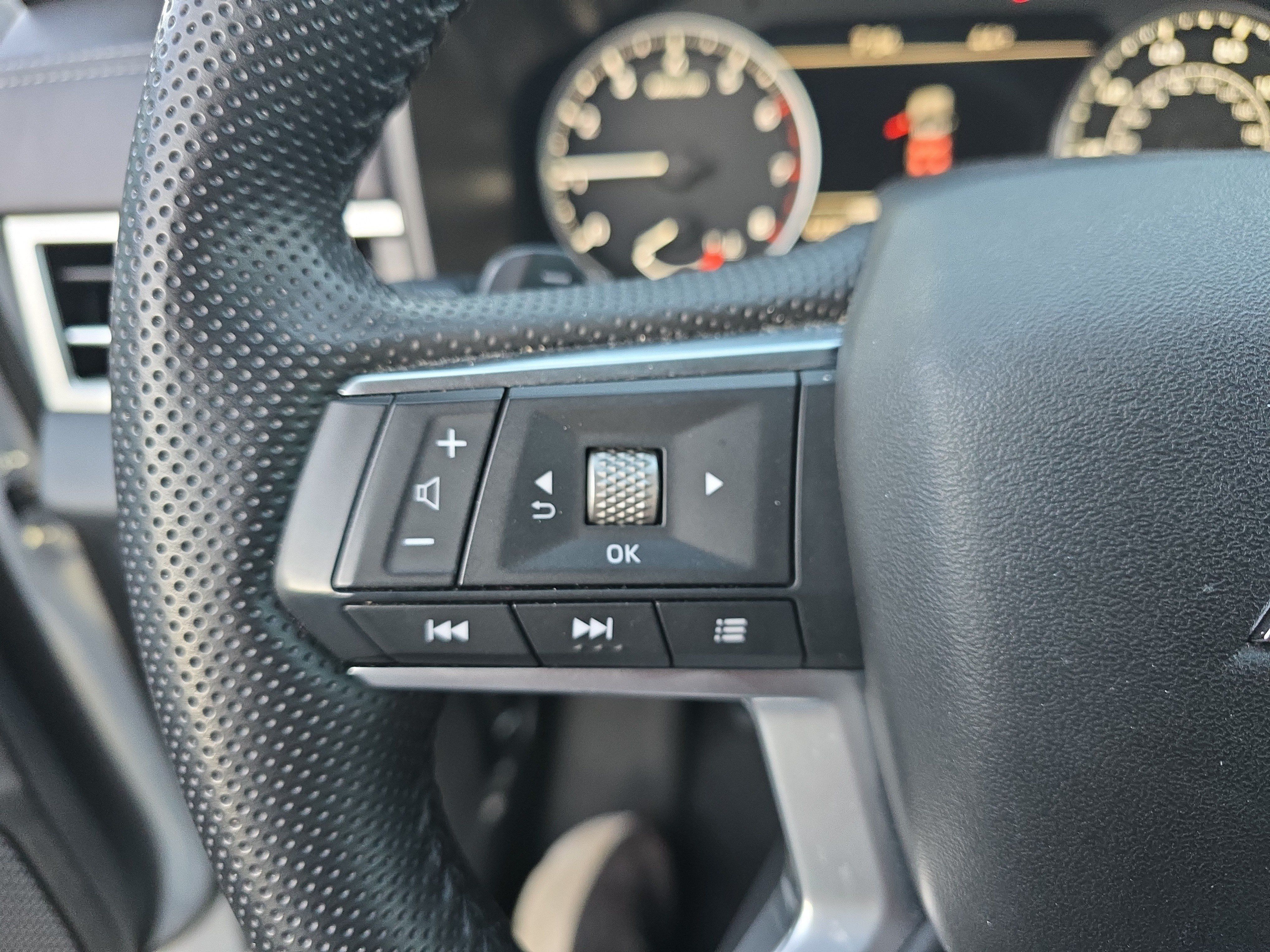 Used 2025 Mitsubishi Outlander SE AWD/4WD image 29