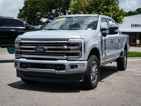 Used 2026 Ford F250 Platinum w/ Platinum Plus Package AWD/4WD image 5