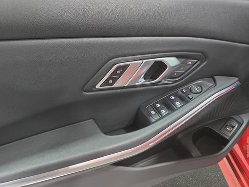 Certified 2022 BMW 330i Sedan w/ Driving Assistance Package image 22