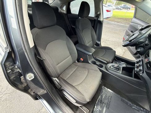 Used 2021 Kia Forte LXS FWD image 20