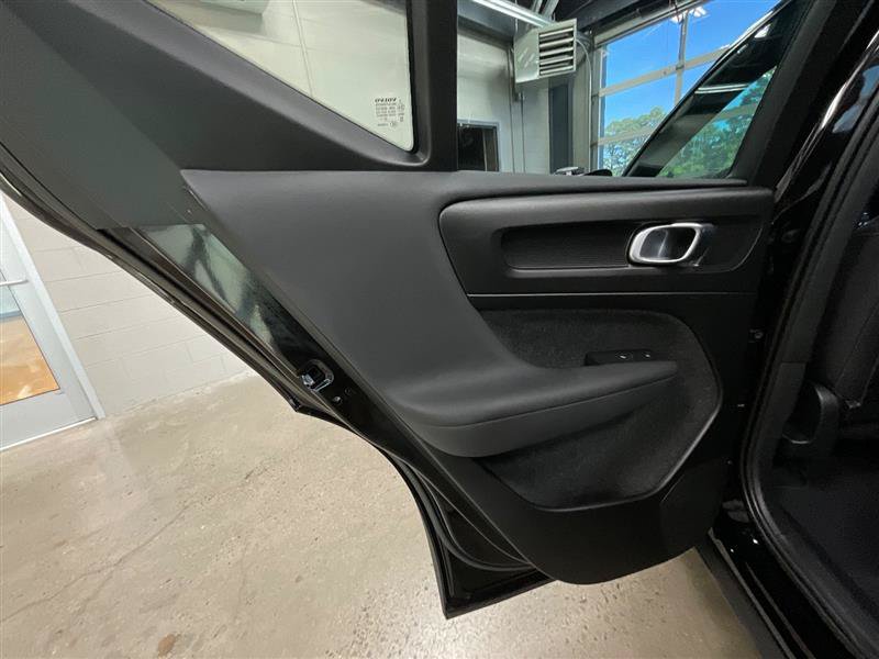Used 2023 Volvo XC40 B5 Core AWD/4WD image 21