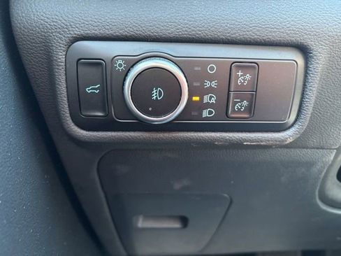 Used 2023 Ford Explorer XLT w/ Equipment Group 202A image 25