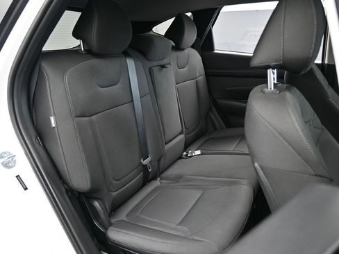 Used 2025 Hyundai Tucson SE image 43