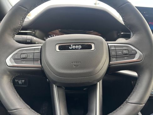 Used 2025 Jeep Compass Limited AWD/4WD image 29