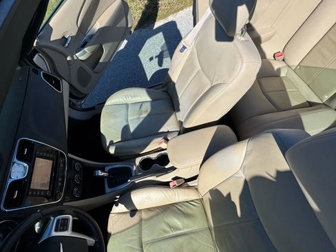 Used 2011 Chrysler 200 Limited image 18