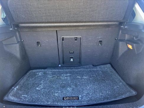 Used 2022 Volkswagen Taos SEL image 33