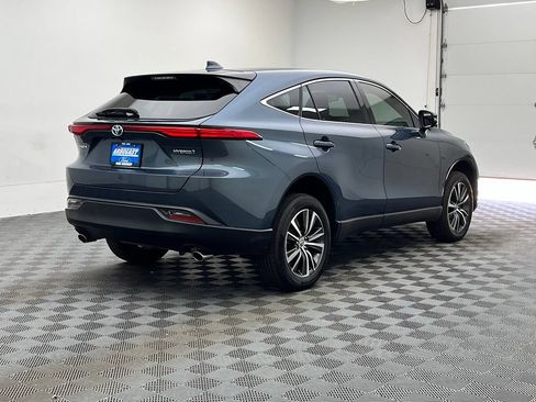 Used 2022 Toyota Venza LE AWD/4WD image 7