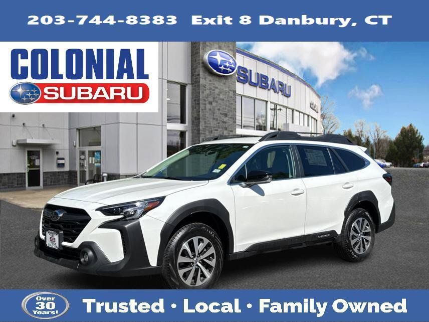 Used 2025 Subaru Outback Premium AWD/4WD image 1