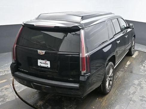 Used 2020 Cadillac Escalade ESV Platinum w/ Escalade Sport Edition image 42