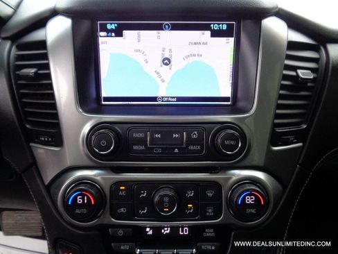 Used 2019 Chevrolet Suburban LT image 15