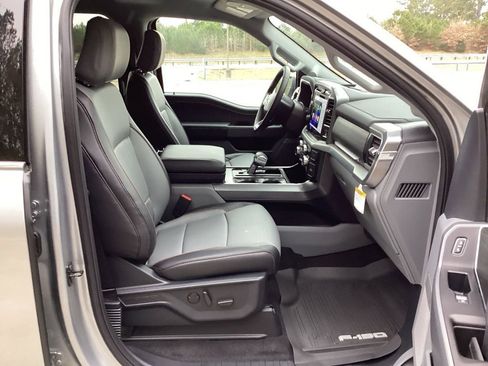 New 2025 Ford F150 Lariat w/ Equipment Group 501A Mid AWD/4WD image 30