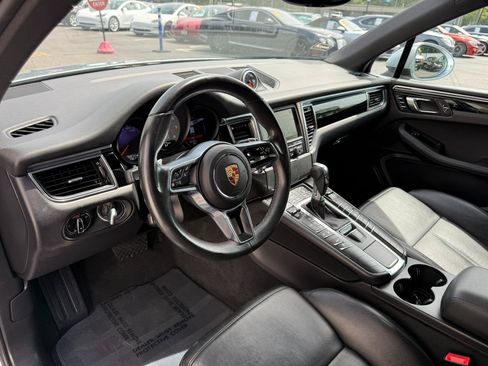Used 2015 Porsche Macan S AWD/4WD image 28