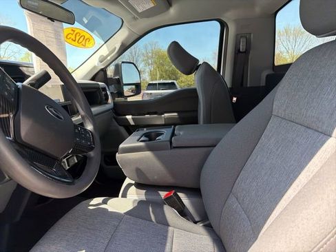 Used 2025 Ford F350 4x4 Regular Cab Super Duty image 12