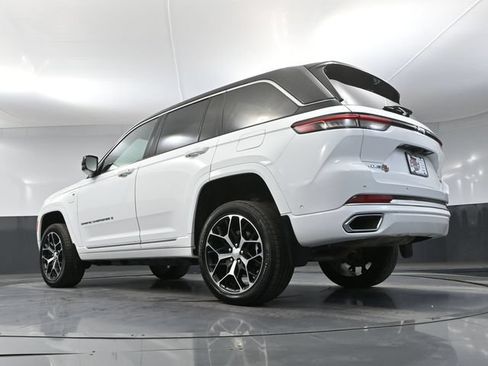 Used 2023 Jeep Grand Cherokee Summit AWD/4WD image 57