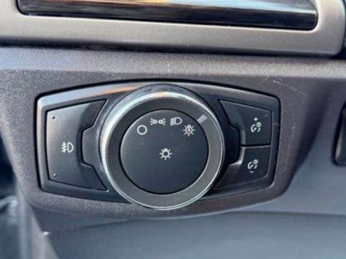 Used 2016 Ford Fusion SE w/ Equipment Group 202A image 3