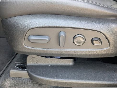 Used 2023 Buick Enclave Avenir w/ Avenir Technology Package image 23