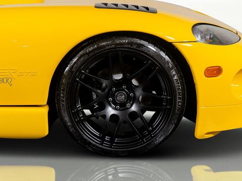 Used 2001 Dodge Viper GTS image 7