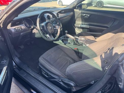 Used 2016 Ford Mustang Coupe RWD image 8