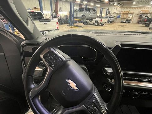 Used 2025 Chevrolet Silverado 3500 LT w/ Convenience Package image 17