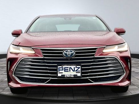 Used 2019 Toyota Avalon Limited w/ Advanced Safety Package FWD image 2
