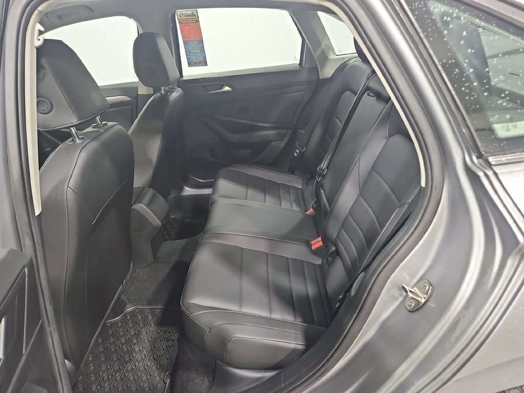 Used 2021 Volkswagen Jetta SE FWD image 24