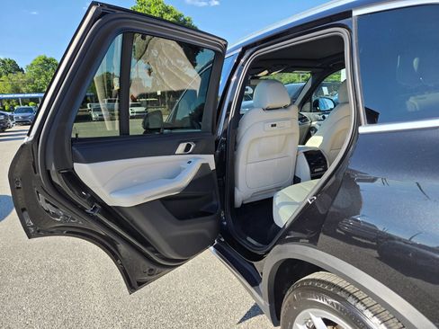 Used 2019 BMW X5 xDrive40i w/ Premium Package 2 AWD/4WD image 11