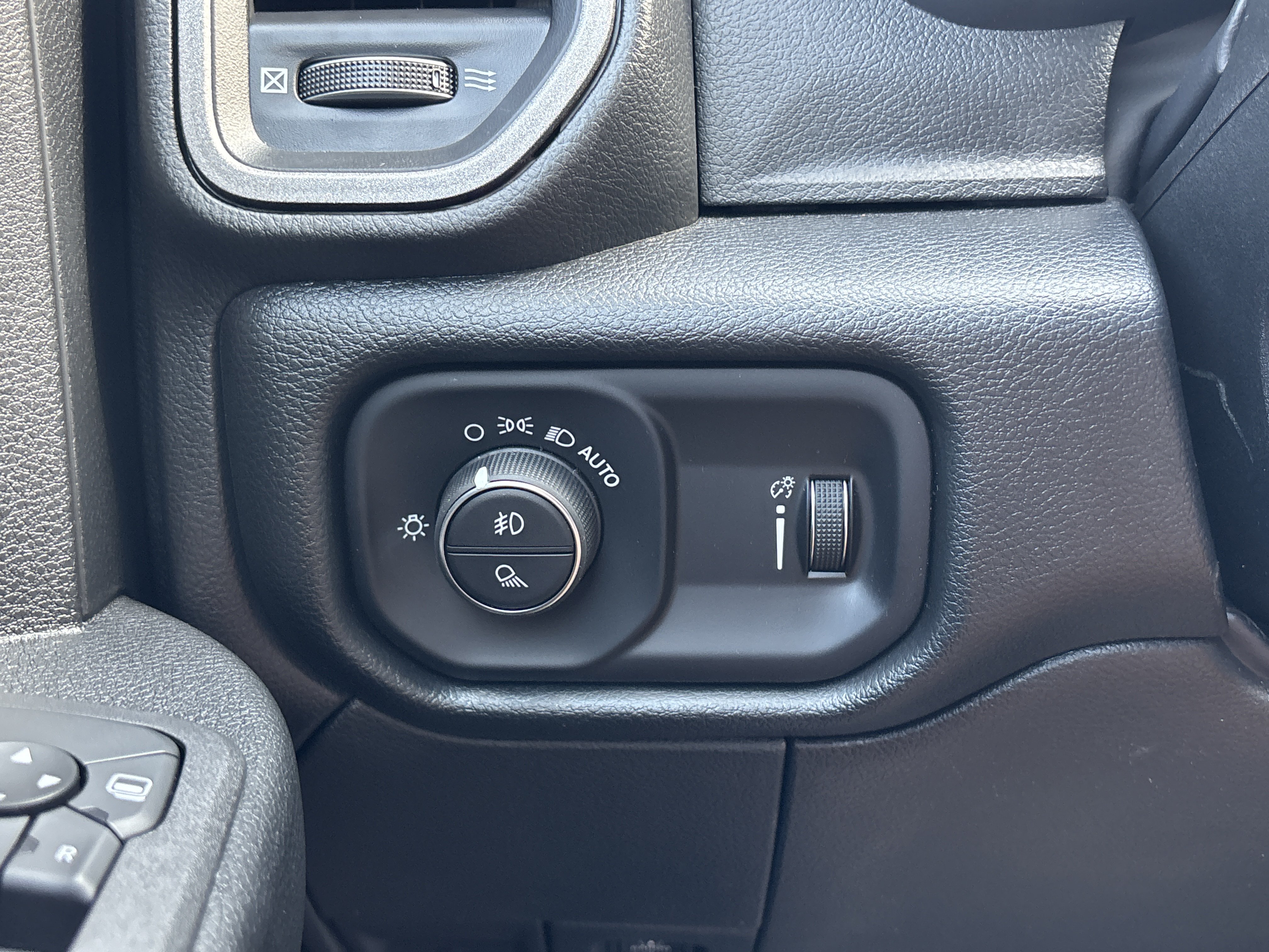 New 2026 RAM 2500 Tradesman AWD/4WD image 30