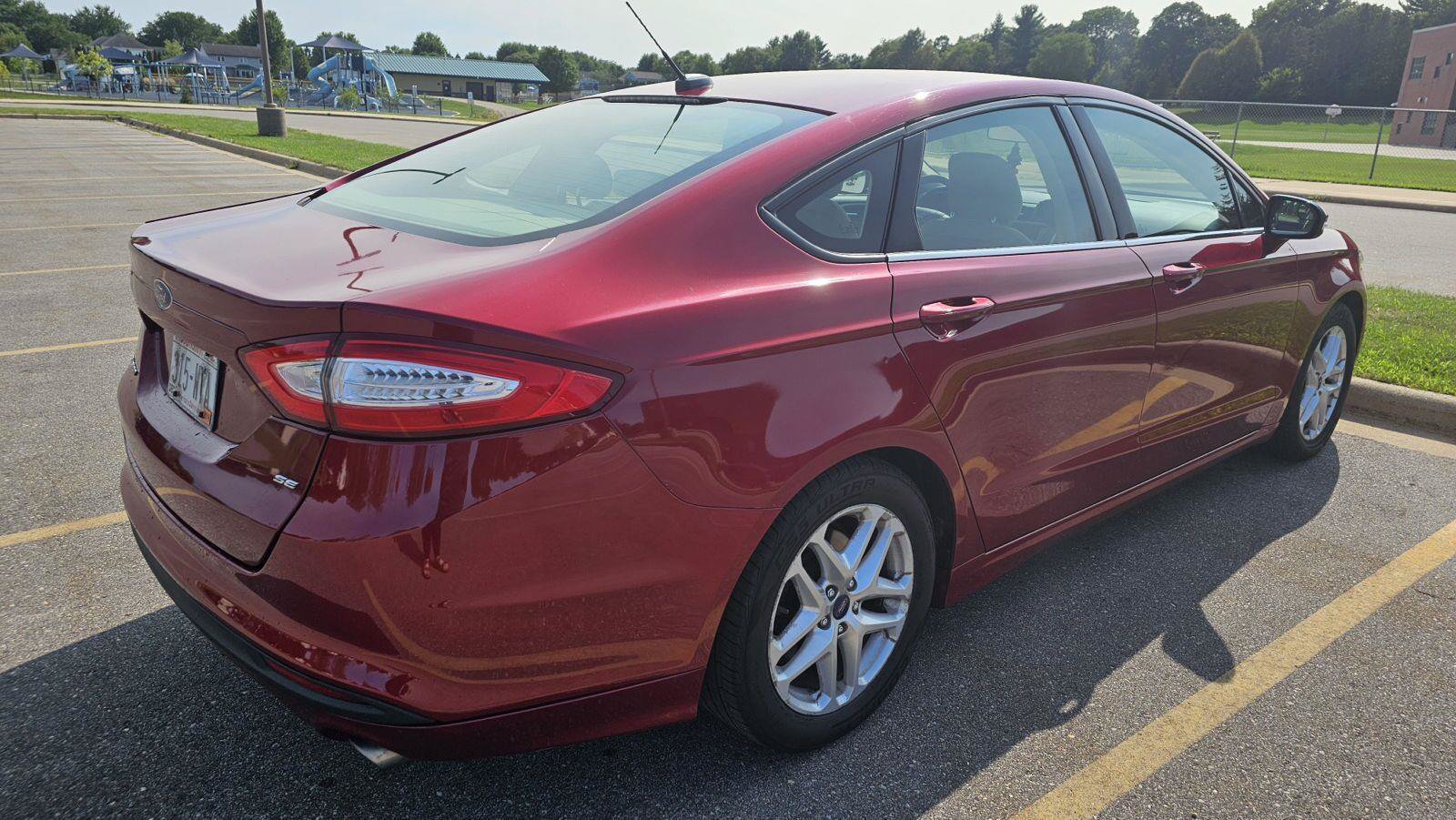 Used 2013 Ford Fusion SE FWD image 13