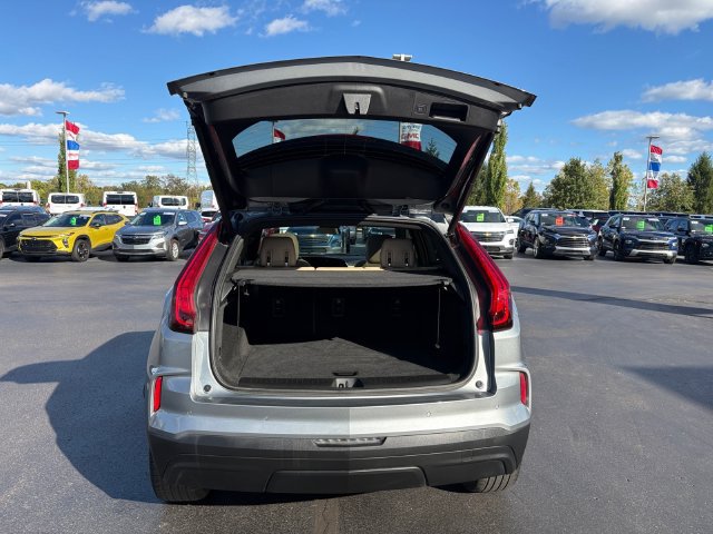 Used 2024 Cadillac XT4 Luxury w/ Cold Weather Package AWD/4WD image 16